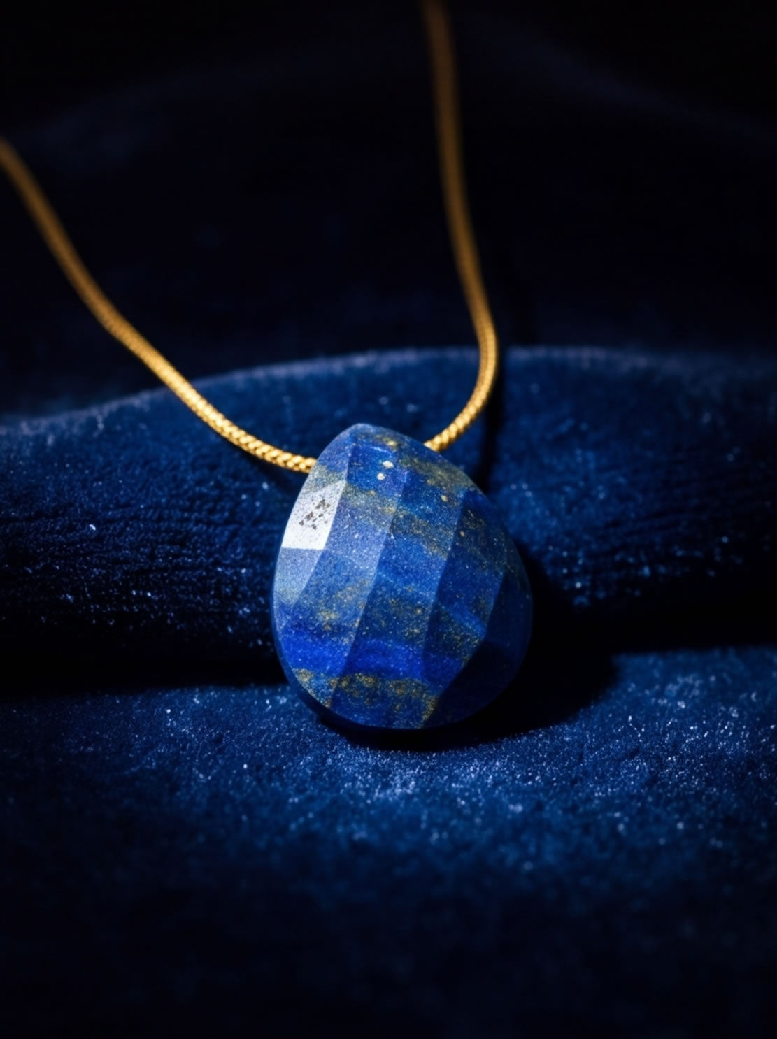 Opulent Lapis Lazuli Elegant Necklace for Queen